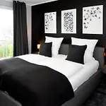 Deluxe 3*