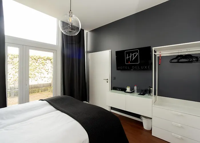 Hotel Deluxe